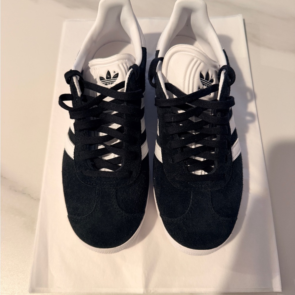 Adidas Gazelle Black/White Suede Sneakers – Women’s 6 (Men’s 4.5) NWOT